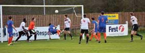 Lambs comfortable against Witheridge