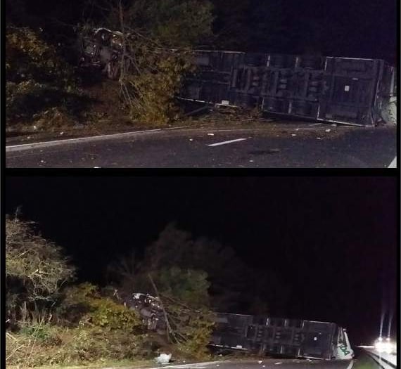 Stretch of A30 closed due to overturned lorry