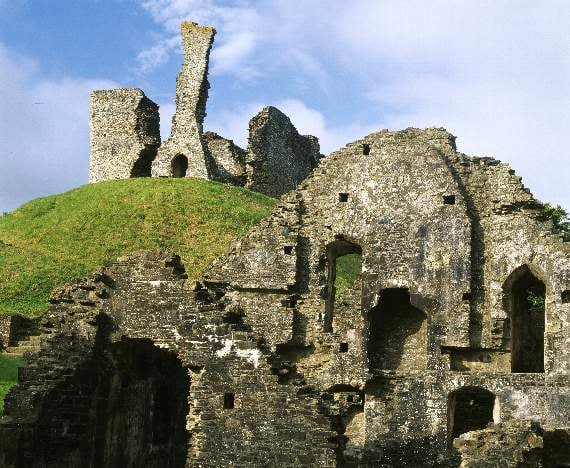 Okehampton Castle to hold 101st Bluebell Sunday celebrations this weekend