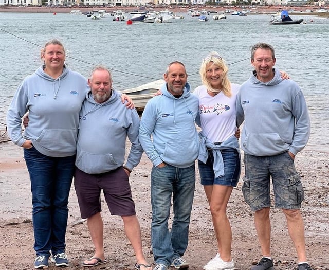 Devon Air Ambulance employee tackles Pacific row with friends for charity