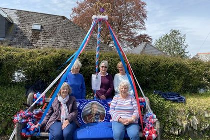 WI’s Coronation maypole and bench