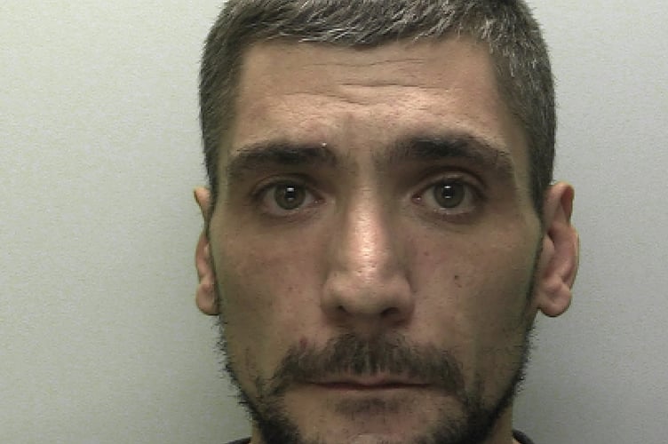 VIOLENT boyfriend Filippo Taylor has been jailed after be was filmed attacking his partner on a neighbourÕs doorbell camera.
Picgture: Police (May 2023)