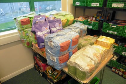 Foodbank thanks pet shop for generous donation of food for animals