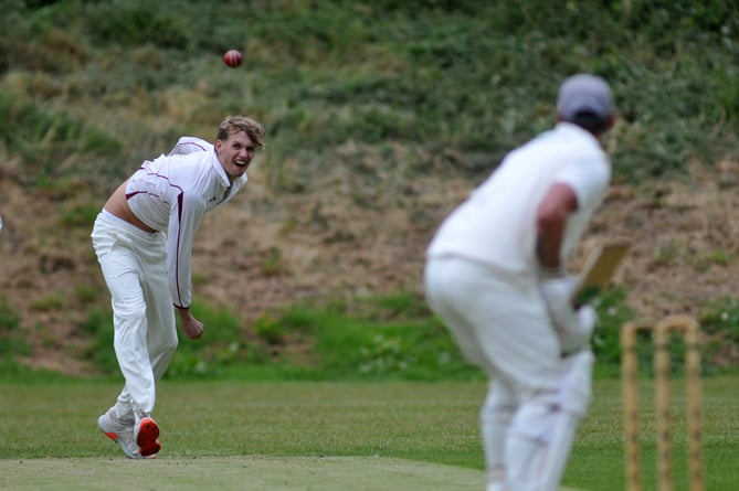 Devon Cricket League E Division West.  Teignmouth & Shaldon 2nd XI versus Whitchurch Wayfarers 1st XI. T&S bowler Ollie Lovell