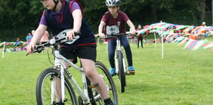 Primary school cyclo-cross contest