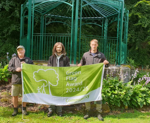 Simmons Park wins prestigious Green Flag award