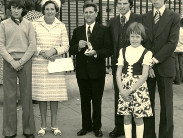 Les Cribbett, who died earlier this year, with his family at Buckingham palace after receiving his Royal Victorian Medal for service the Duchy of Cornwall. 