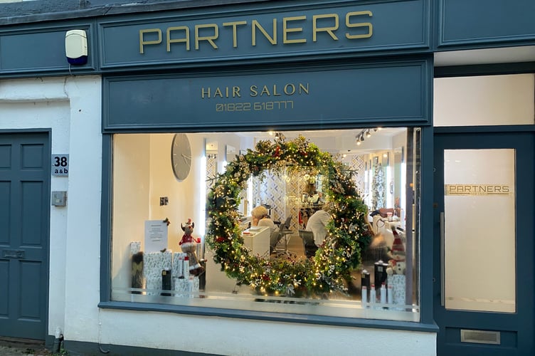 Partners salon.