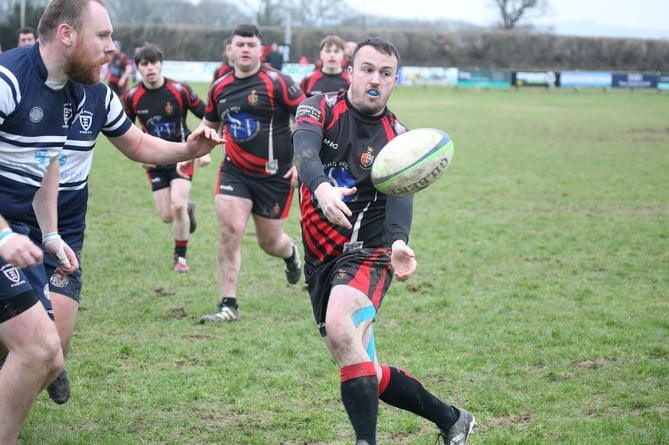 Chris Watts shifts it on for Tavistock RFC